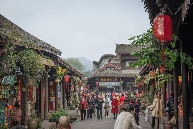 向上跳的香蕉